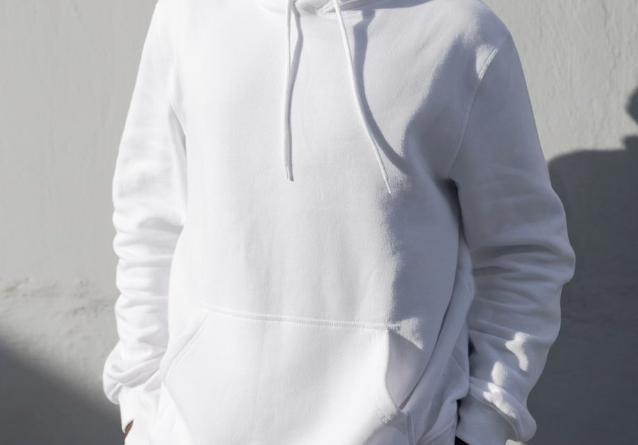white-trendy-hoodie-street-style-menswear-fashion-shoot 1-min